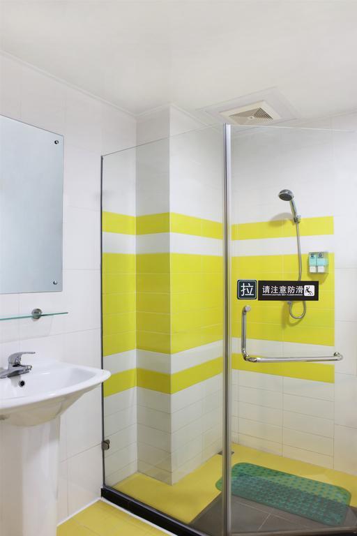 7Days Inn Zhu Hai Gong Bei Tunnel Portal Zhuhai Dış mekan fotoğraf